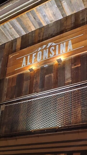 Esta Semana Santa, desconecta del ruido y reconecta con lo auténtico.

En el corazón de Cantabria, Hotel Alfonsina te abre las puertas a una escapada donde la tranquilidad, la naturaleza y la ubicación estratégica lo son todo. A solo unos minutos del impresionante Parque de la Naturaleza de Cabárceno, tendrás la oportunidad de vivir una experiencia única, rodeado de paisajes que respiran calma y belleza.

Haz de estos días algo más que unas vacaciones: conviértelos en un recuerdo.

Descansa. Explora. Disfruta Cantabria.
.
📞 658 88 45 54 🖥️ laalfonsina.com
#AlfonsinaHotel #HotelesRurales #HotelesConEncanto #DondeFonso #SantibañezdeCarriedo #DesayunoPasiego #Villacarriedo #VallesPasiegos #cantabrianaturaloficial 
#cantabriaverde🌳🌳 #CantabriaInfinita