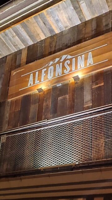 🏨✨ Hay hoteles para dormir y hoteles para recordar.

En Hotel La Alfonsina cuidamos cada detalle para que su estancia sea cómoda, tranquila y especial: habitaciones acogedoras, desayunos para empezar bien el día y un entorno lleno de encanto.

Si estás buscando una escapada diferente, les esperamos en La Alfonsina. 💙

📍 Reserva tu próxima estancia y descubre por qué nuestros huéspedes siempre quieren volver.
.
📞 658 88 45 54 🖥️ laalfonsina.com
#AlfonsinaHotel #HotelesRurales #HotelesConEncanto #CantabriaMasXDescubrir #DondeFonso #SantibañezdeCarriedo #DesayunoPasiego #vallespasiegos #cantabria #cantabriainfinita #spain #inspiration #relax #igtravel #naturaleza_cantabria #nature #travelgram #cabárceno #naturephotography #travelblog #naturaleza #goodlife #landscape #countryside #travel #vacation #estaes_cantabria #hotelconencanto